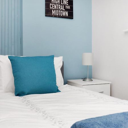 Waterside 4 Bed Apartment Londra Exterior foto