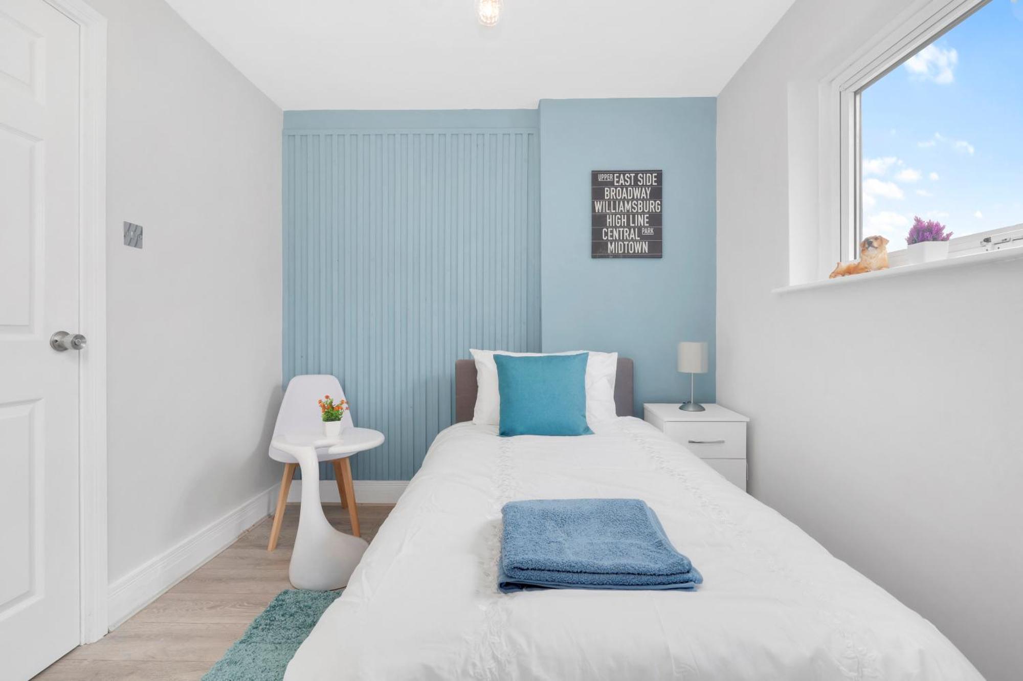 Waterside 4 Bed Apartment Londra Exterior foto