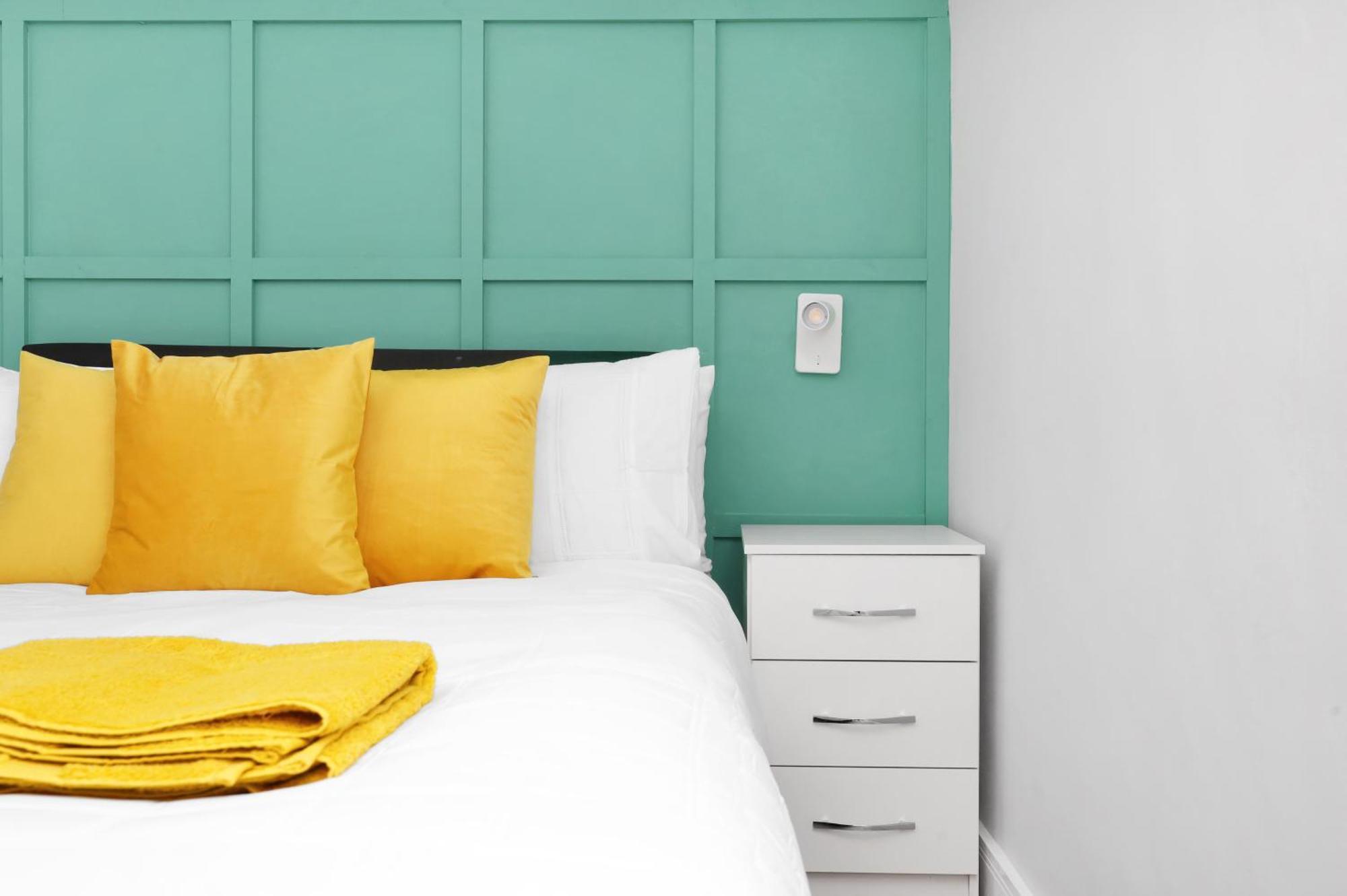 Waterside 4 Bed Apartment Londra Exterior foto