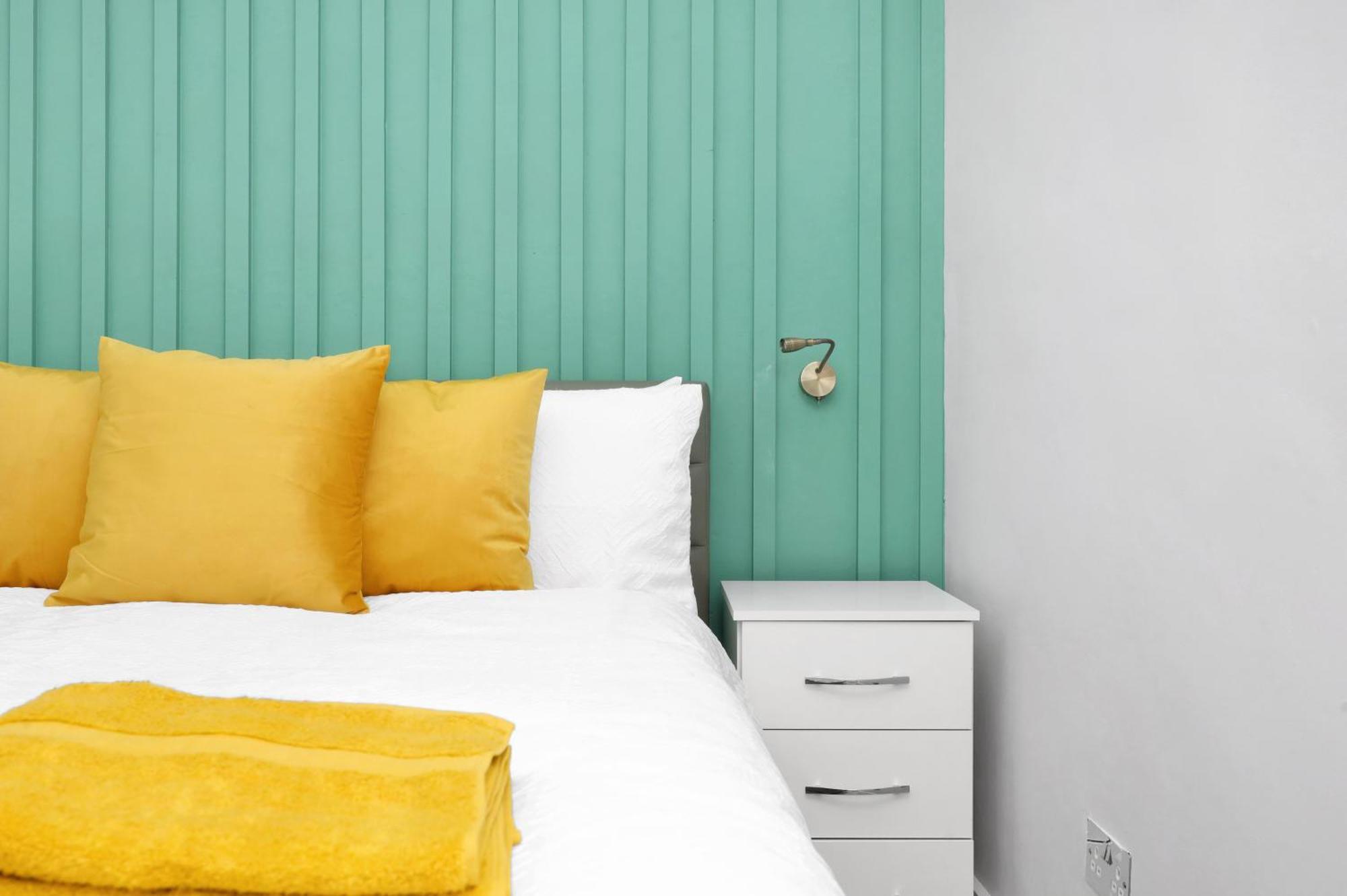 Waterside 4 Bed Apartment Londra Exterior foto