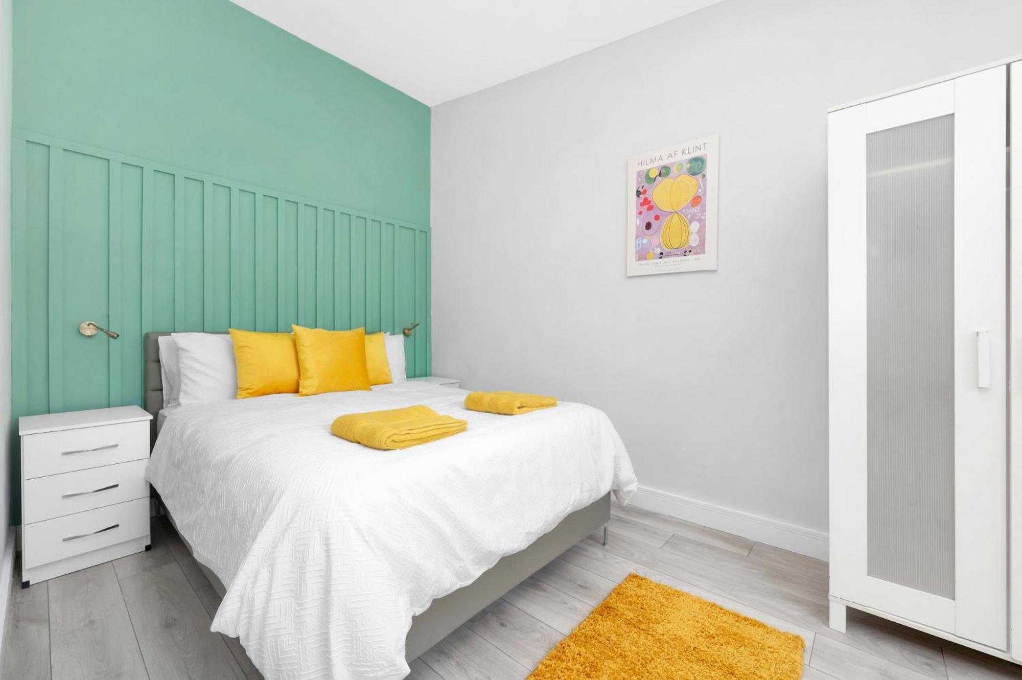Waterside 4 Bed Apartment Londra Exterior foto