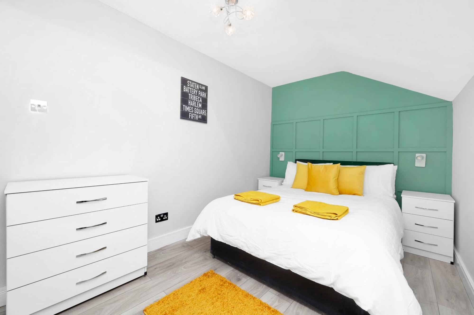 Waterside 4 Bed Apartment Londra Exterior foto
