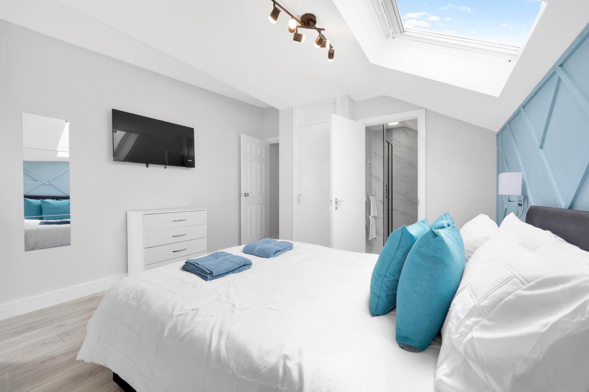Waterside 4 Bed Apartment Londra Exterior foto