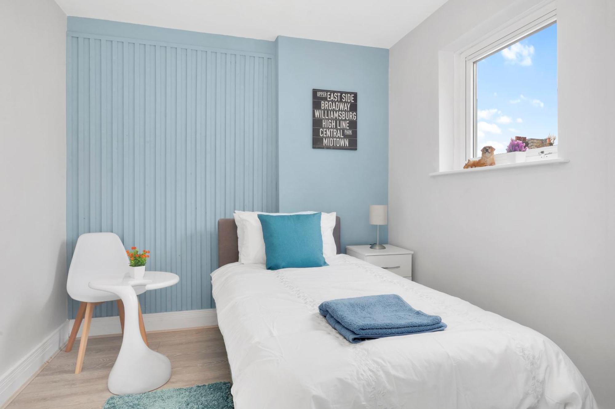 Waterside 4 Bed Apartment Londra Exterior foto